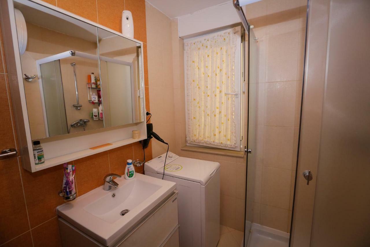 Pine-Tree Apt W/ Private Garden 50 M From The Sea Голем Экстерьер фото