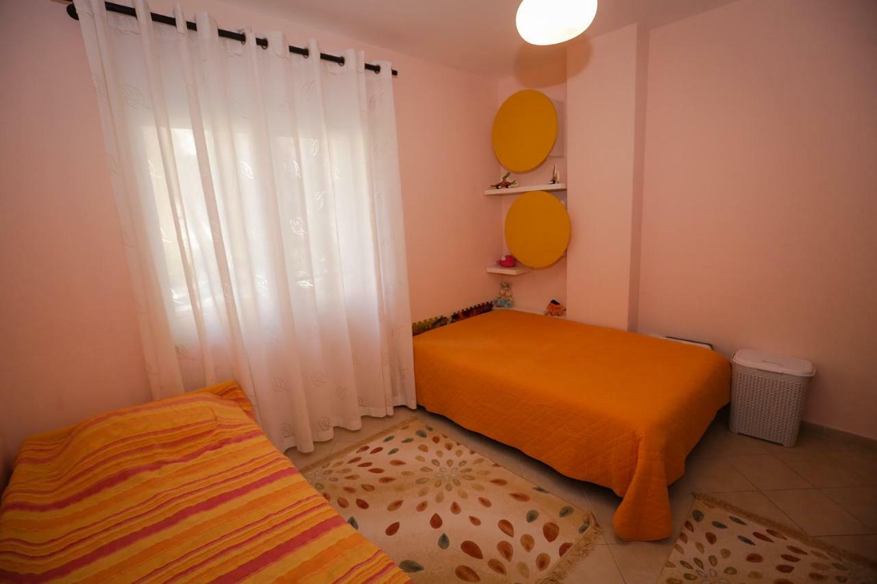 Pine-Tree Apt W/ Private Garden 50 M From The Sea Голем Экстерьер фото