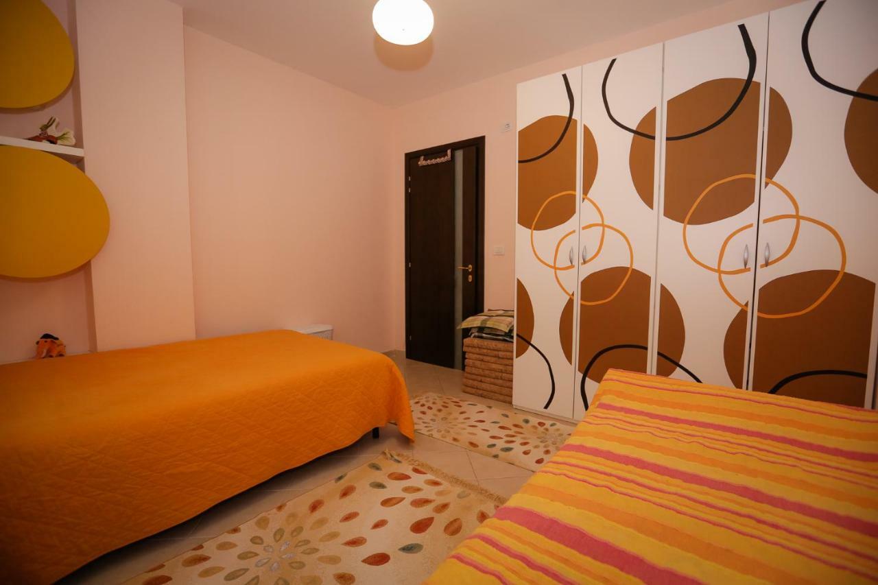 Pine-Tree Apt W/ Private Garden 50 M From The Sea Голем Экстерьер фото